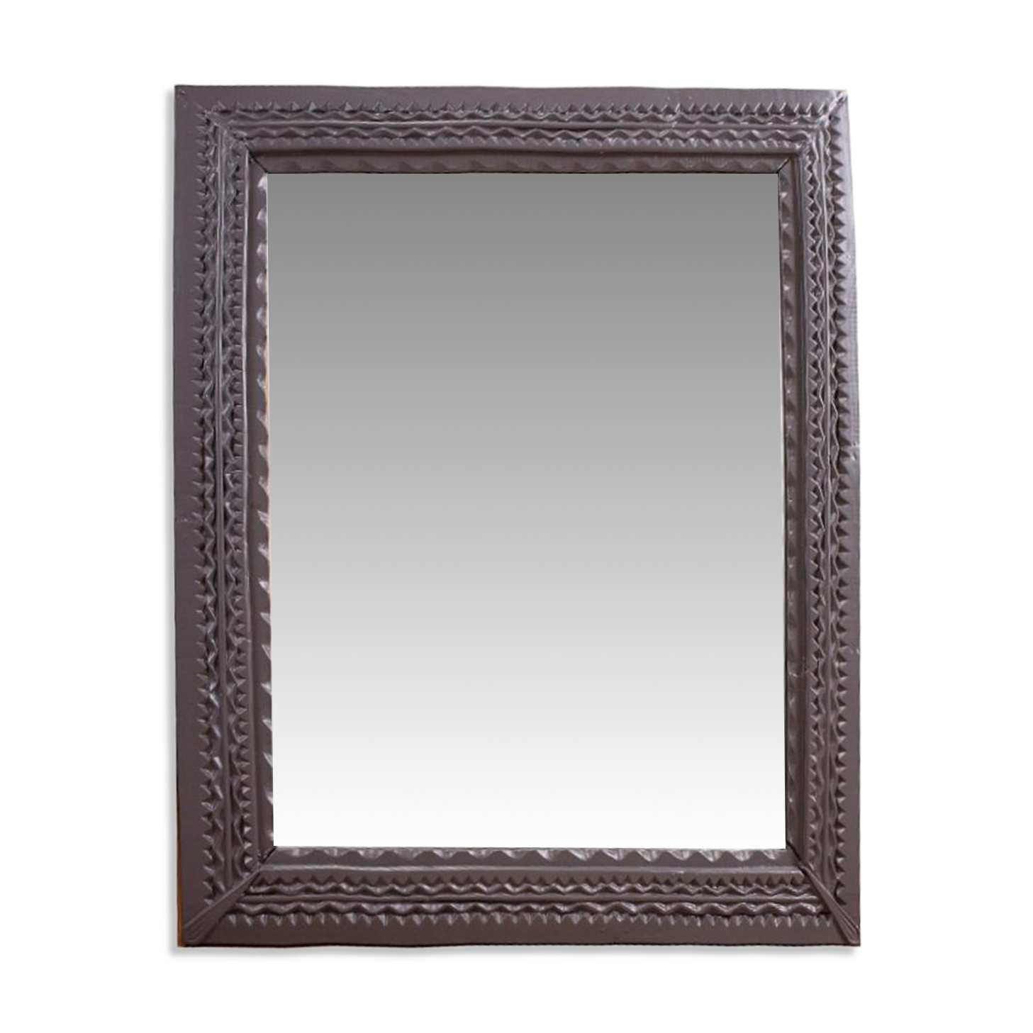Large grey carved mirror in solid wood with new glass, from the 1900s (1890-1919)