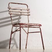 Anciennes chaises de terrasse rouges et blanches (vers 1920). Ensemble de 4 pièces