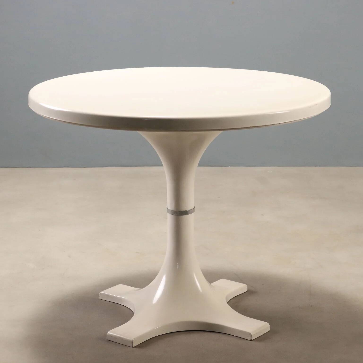 Table Kartell des années 1960