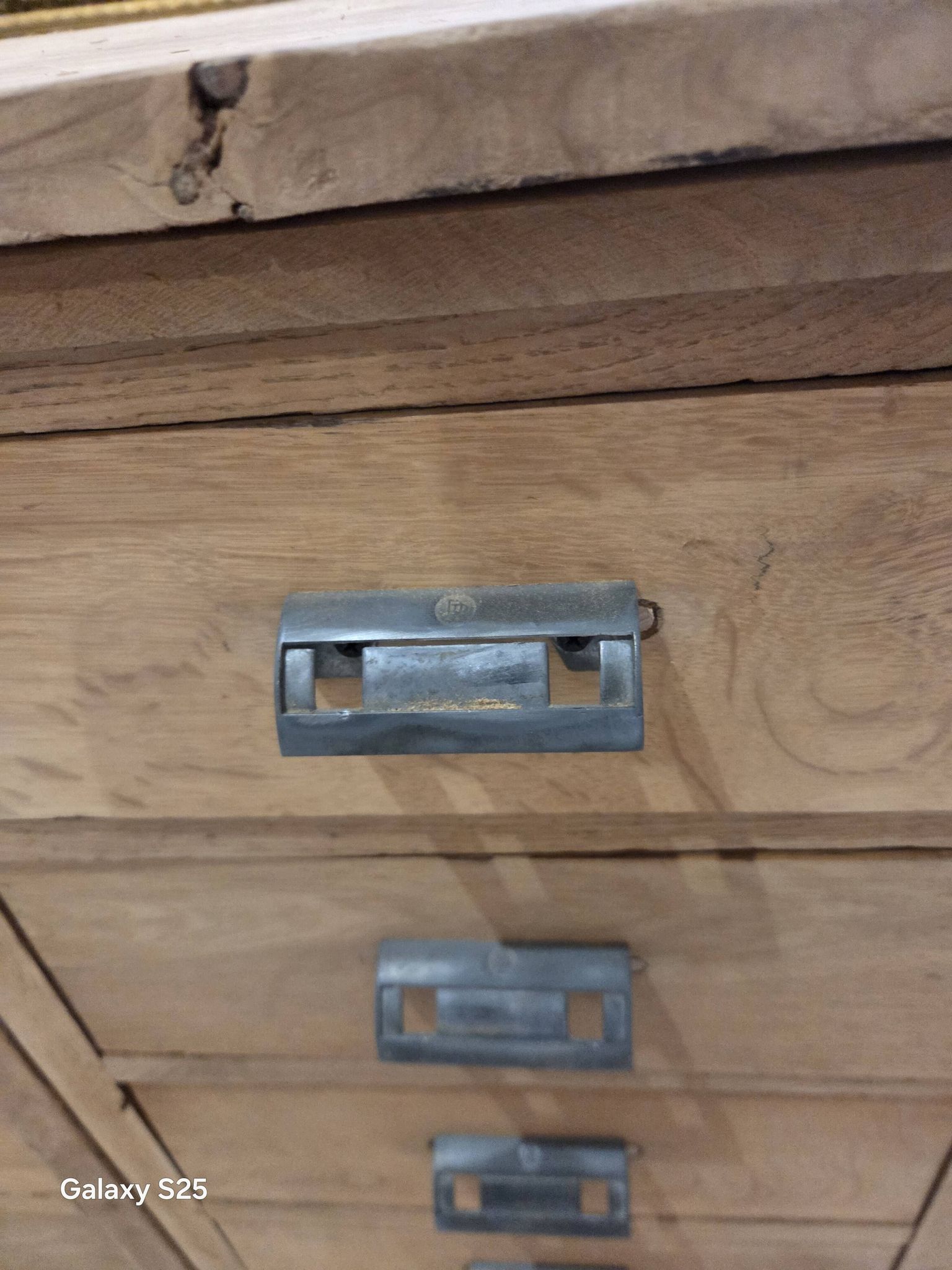 workbench with 16 drawers