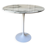 Tulip table by Eero Saarinen for KNOLL