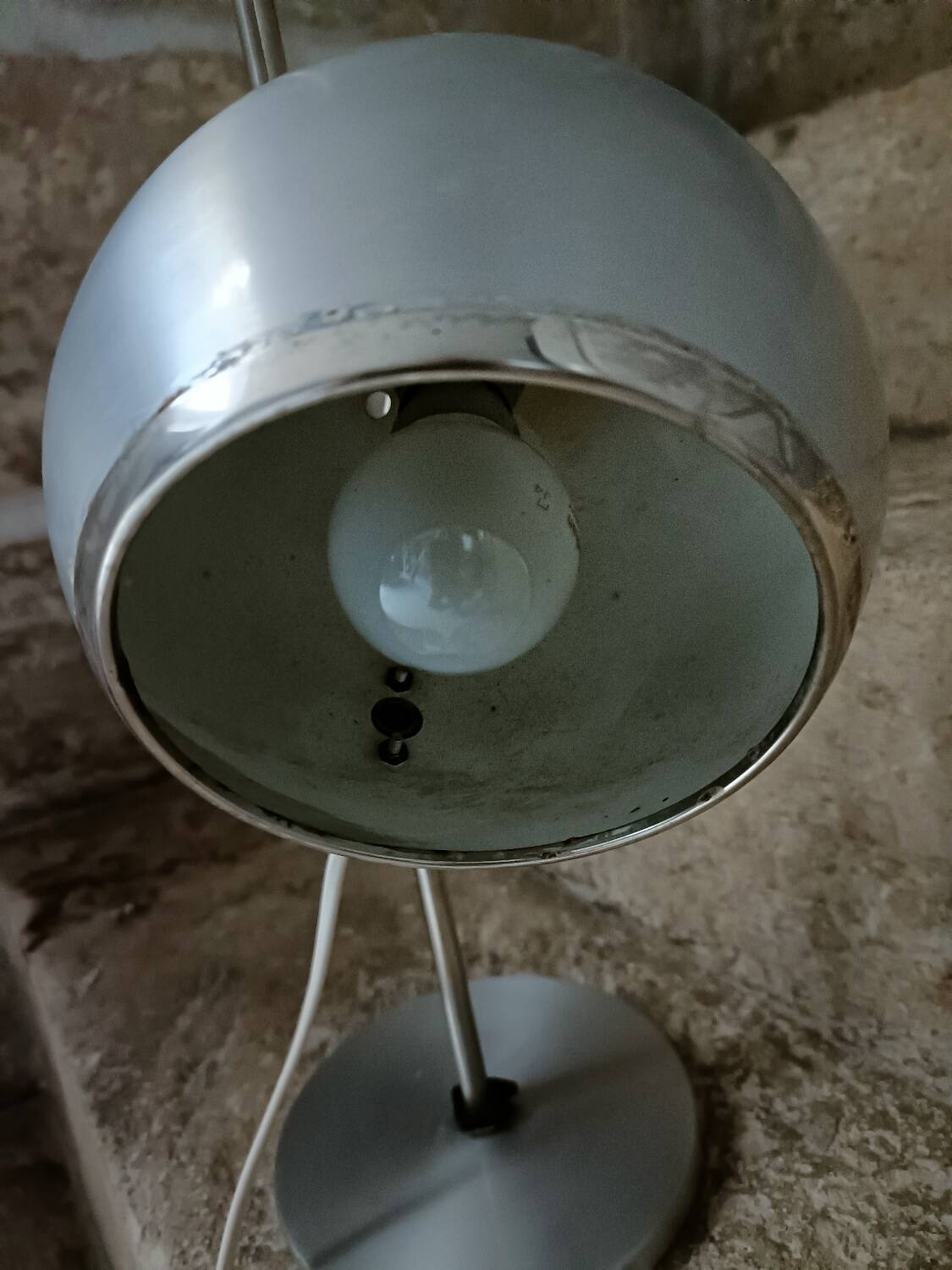 Eyeball Lamp 70'