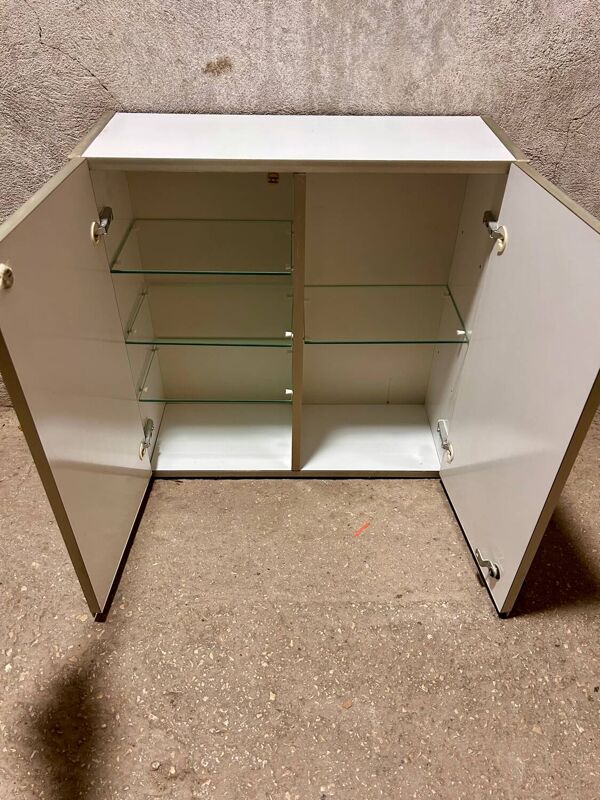 Armoire à pharmacie vintage