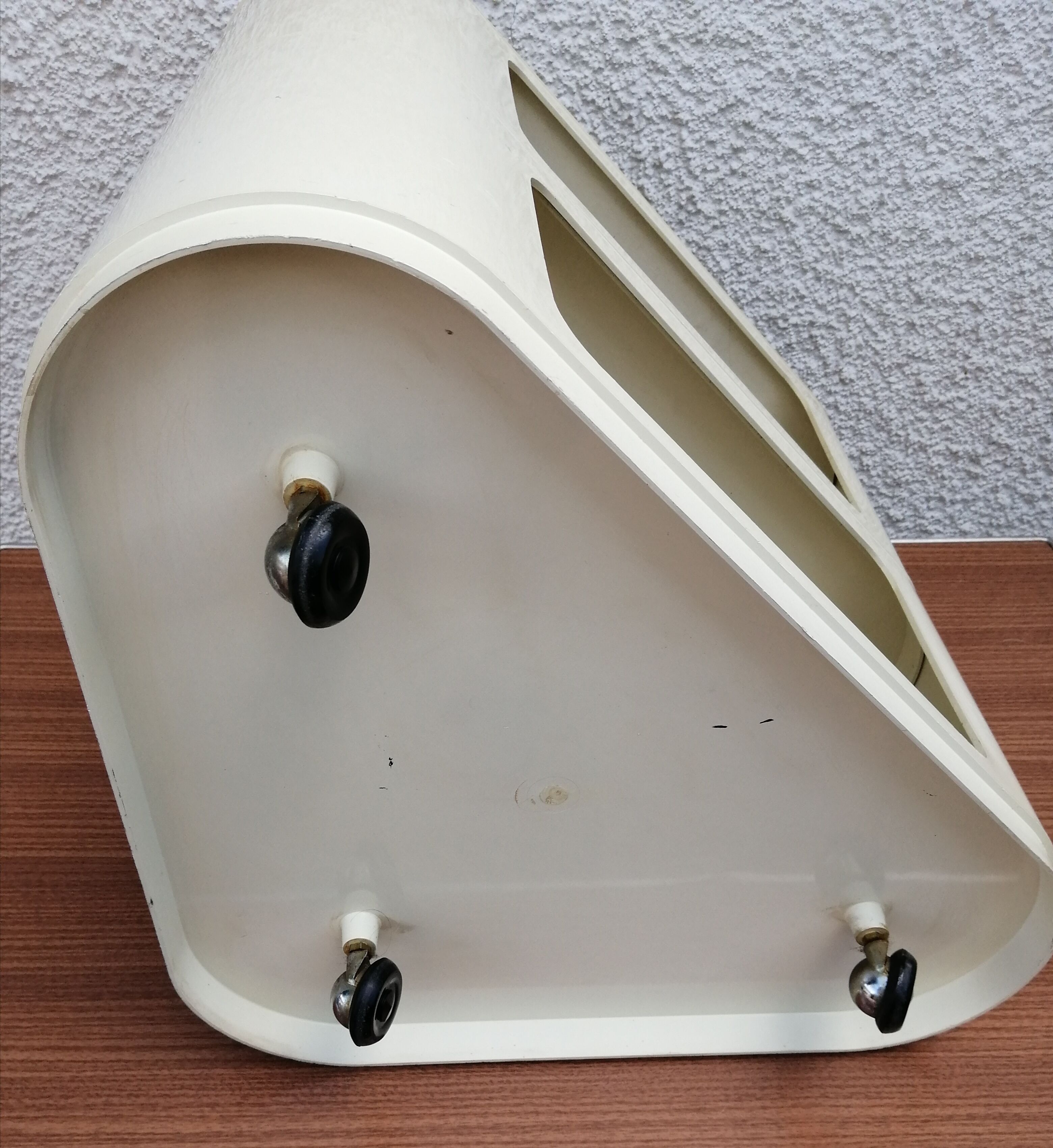 Kartell wheel cabinet 1960-1970 vintage