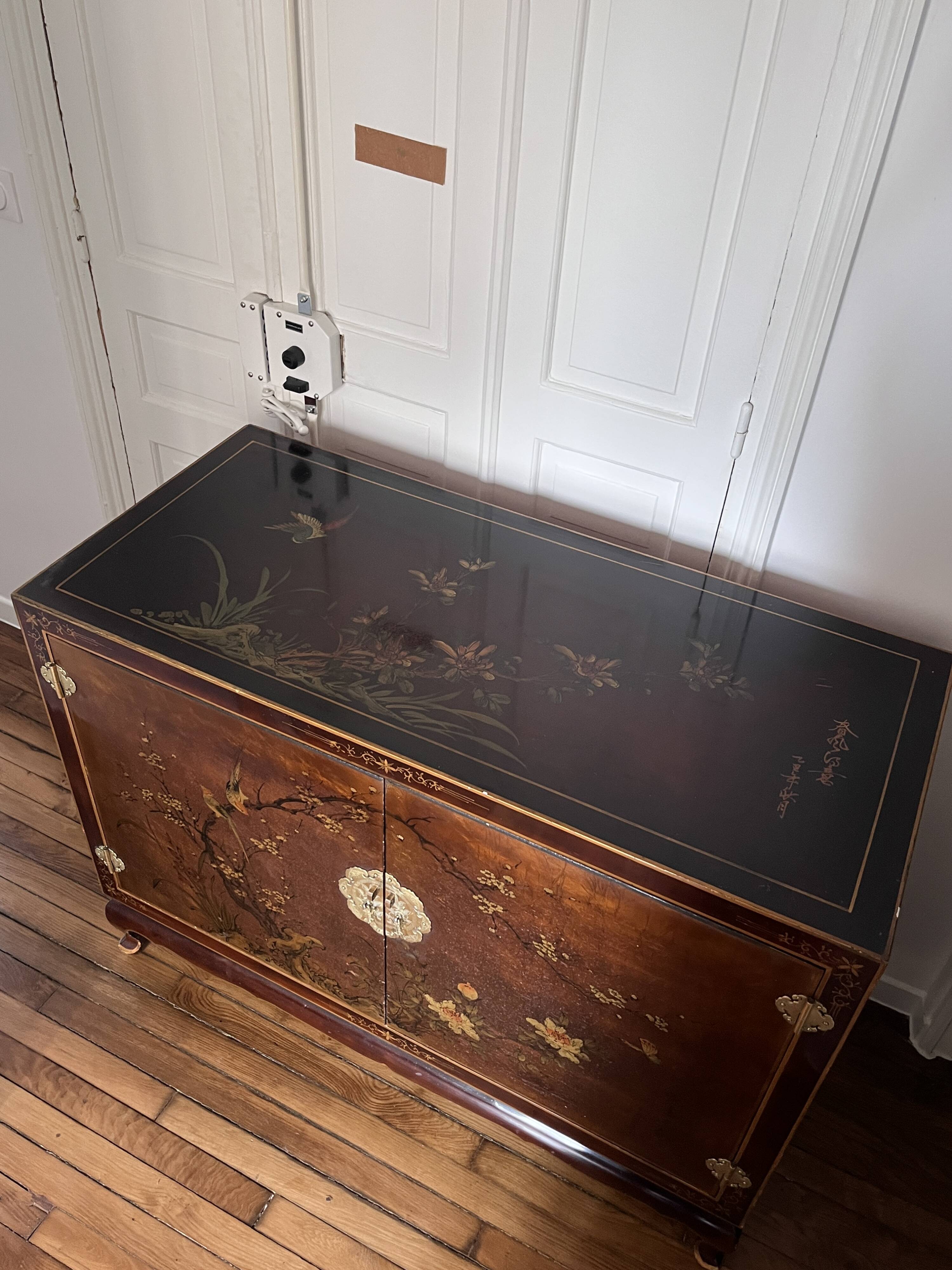 Grand buffet in vintage Hollywood Regency/Art Deco style – chinoiserie spirit.