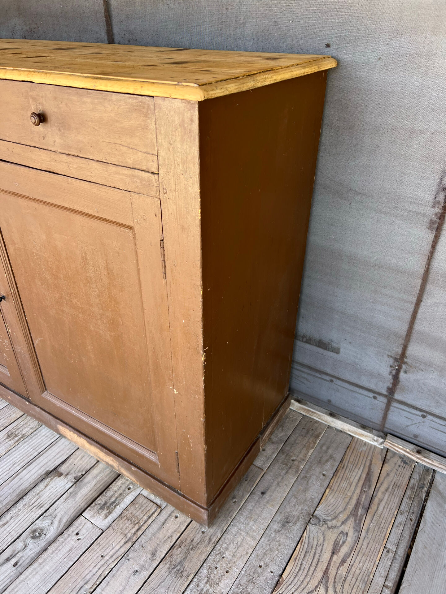 Old sideboard with 2 doors