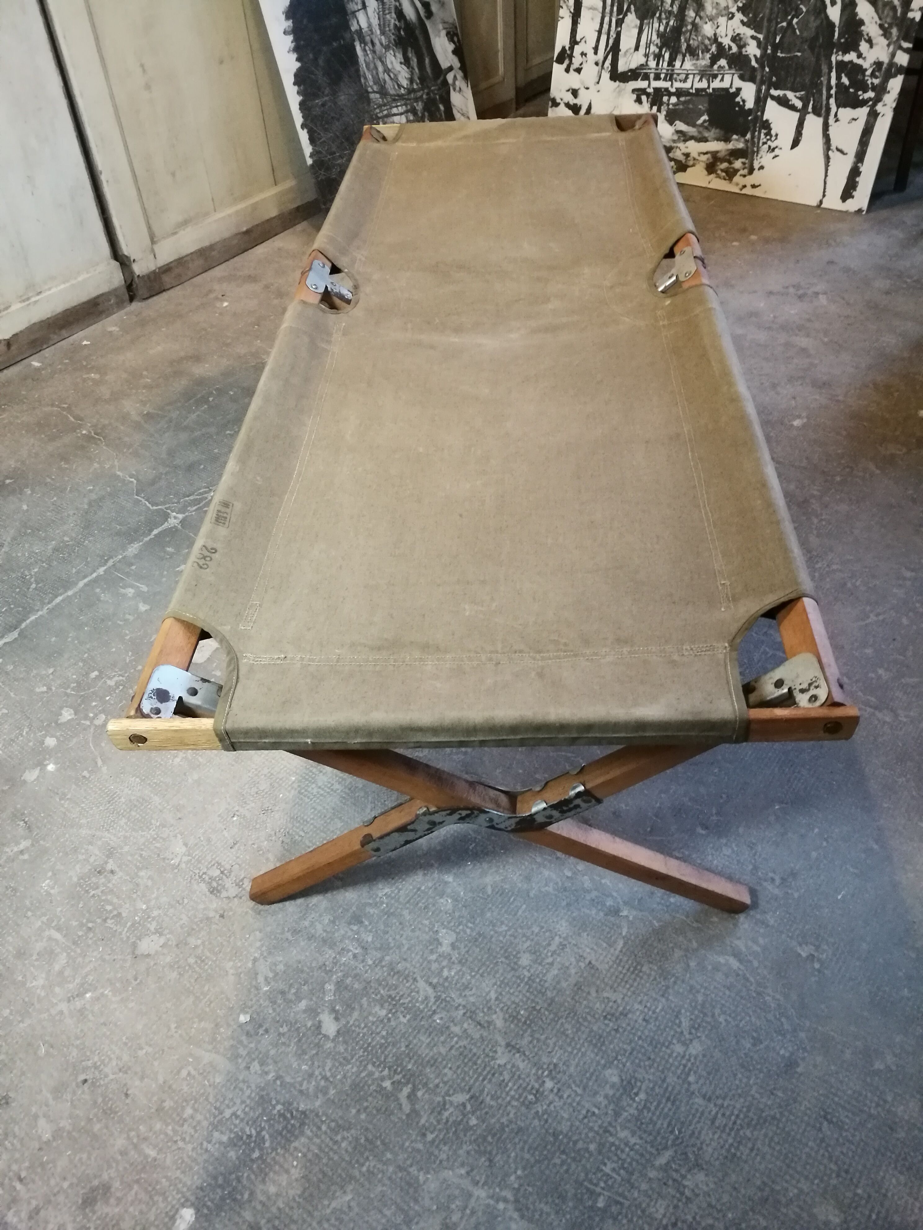 Military bed, khaki peckbed bed