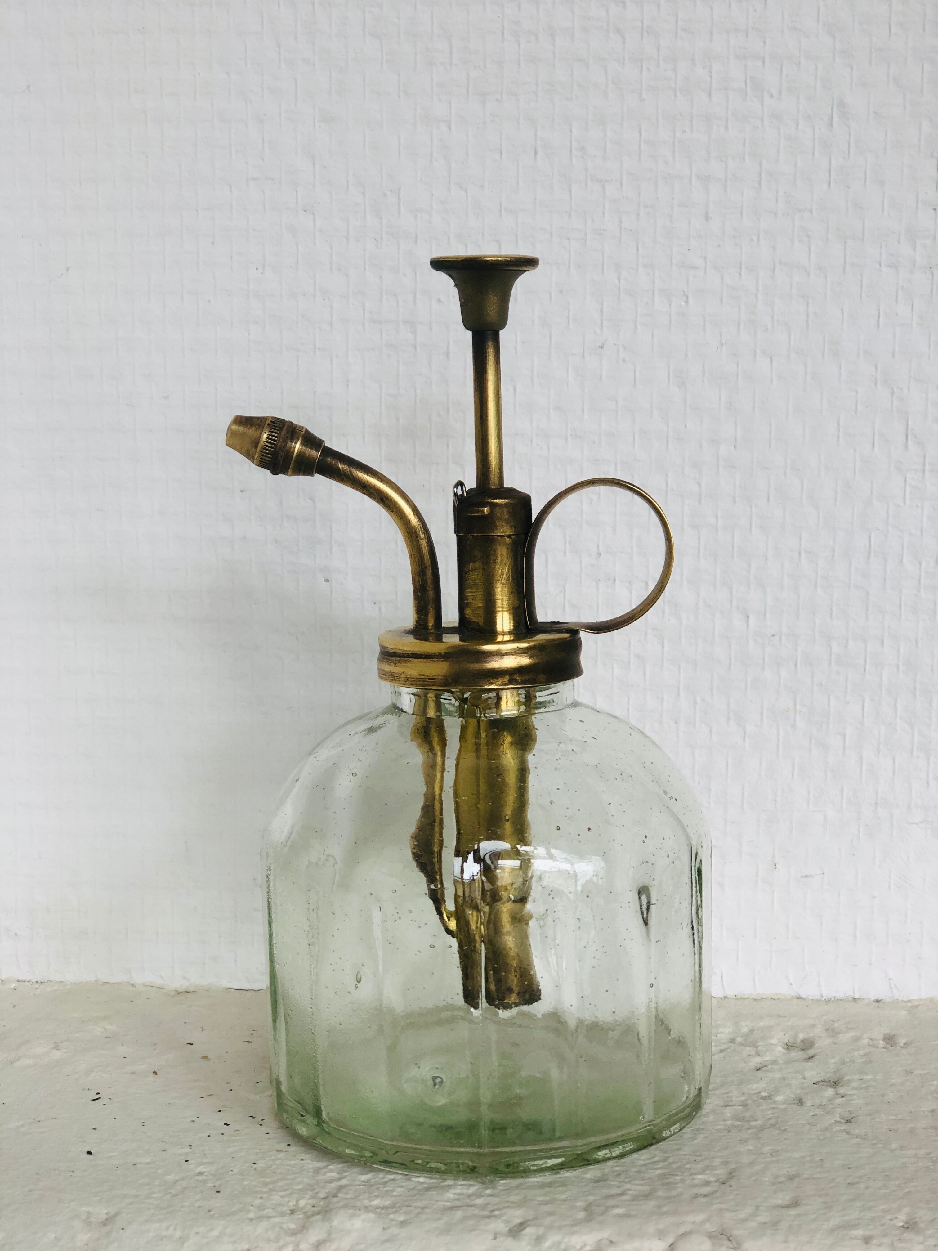Vegetable vaporizer made of glass and brass