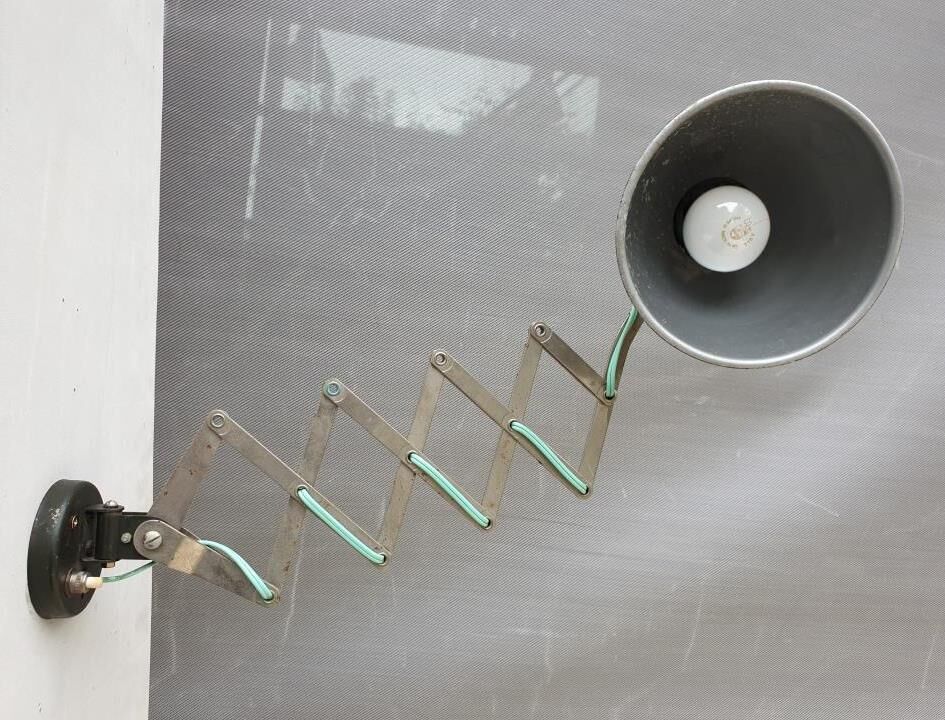 Accordion lamp 1950 push button on base