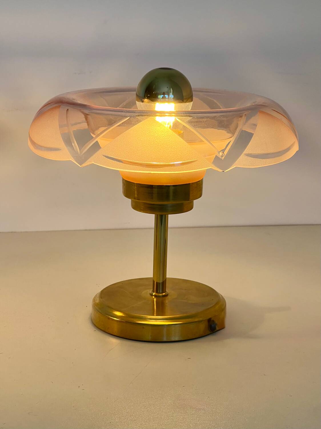 Pair of Art Deco bedside lamps in brass and etched glass
