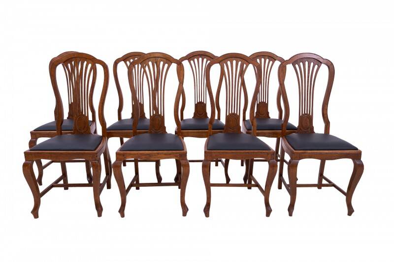 Large extendable table with eight chairs, late 19th century, France. After renovation.
