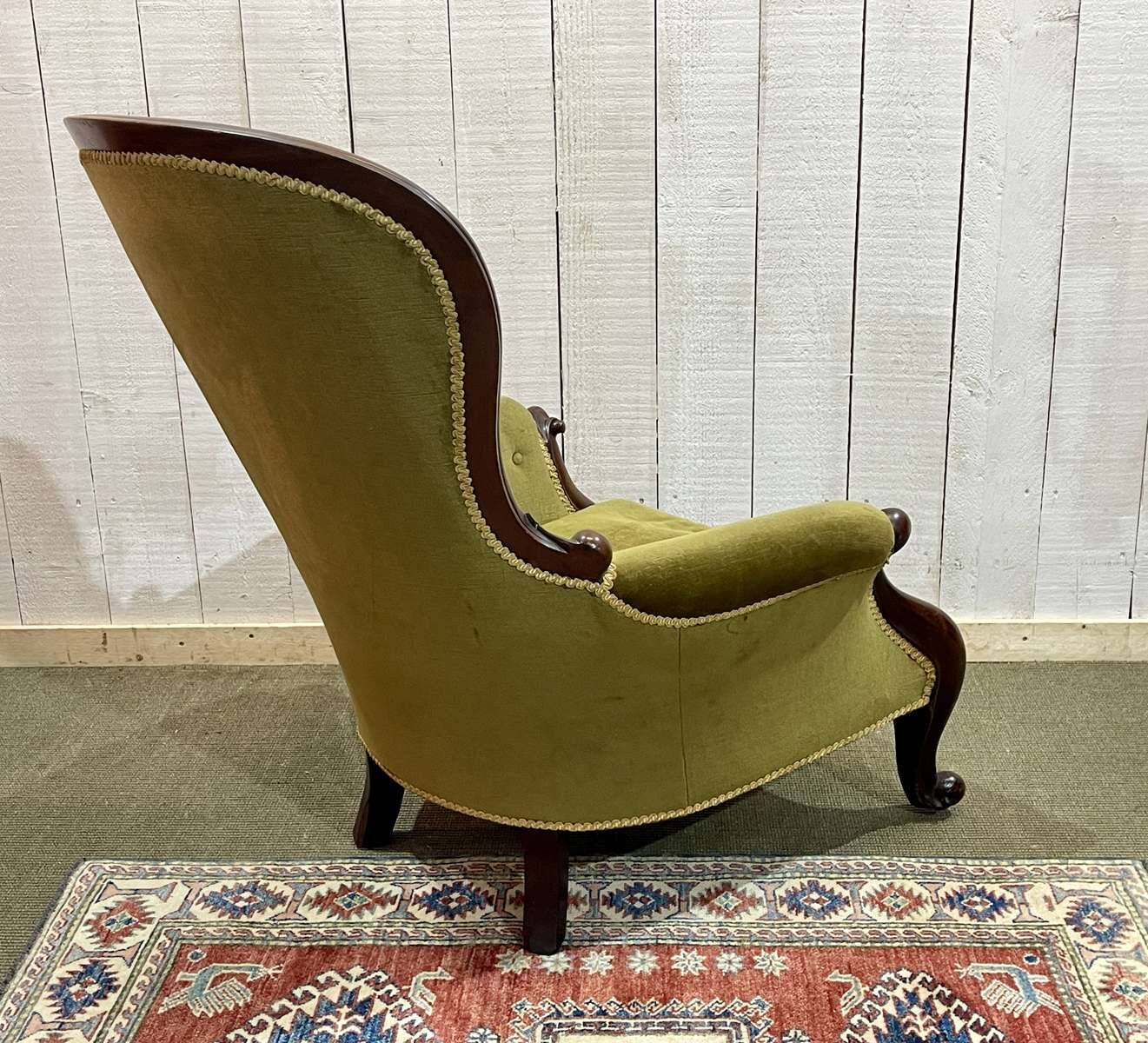 19th century Victorian mahogany armchair
