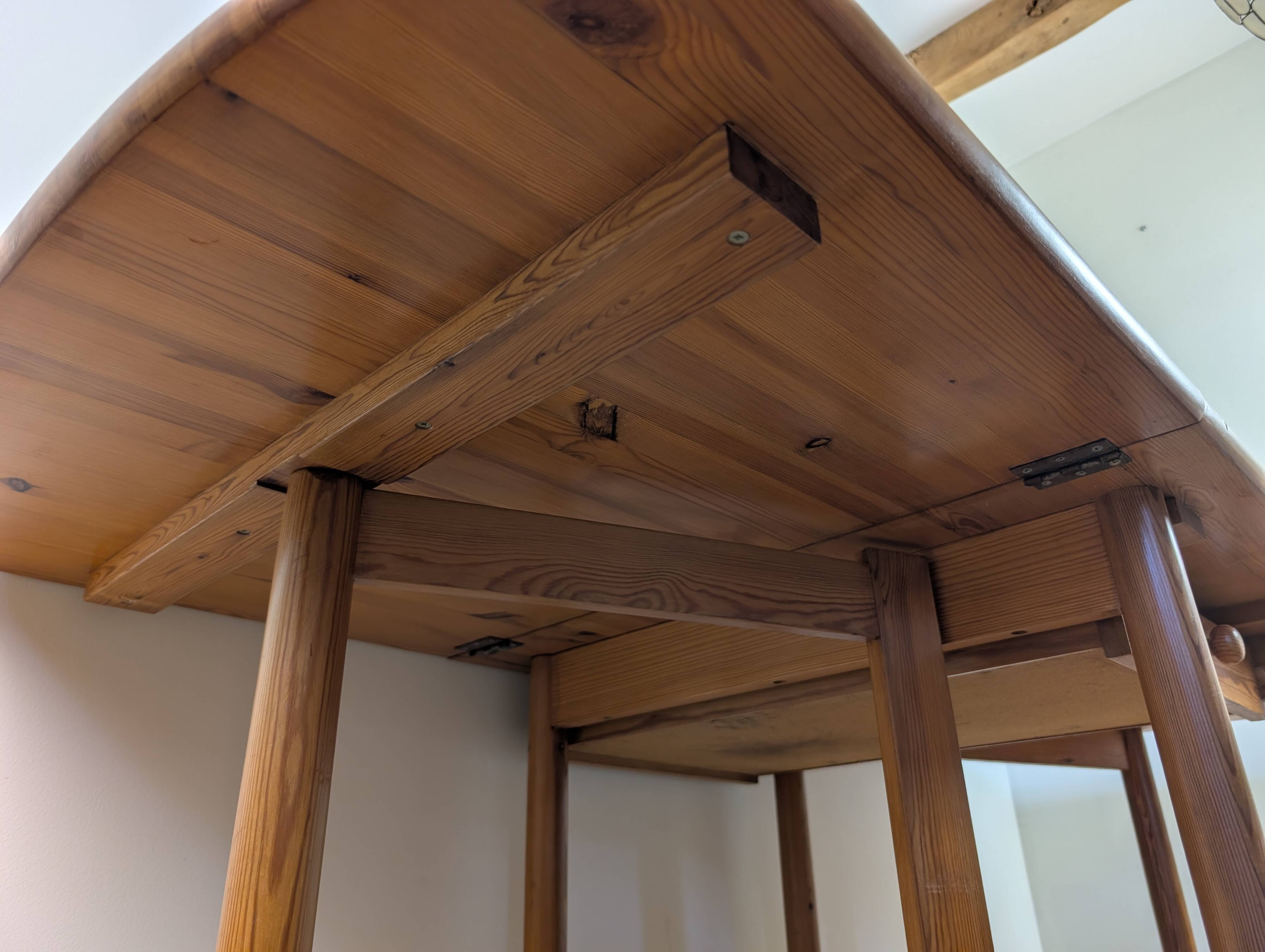 Table en pin massif Eero Aarnio