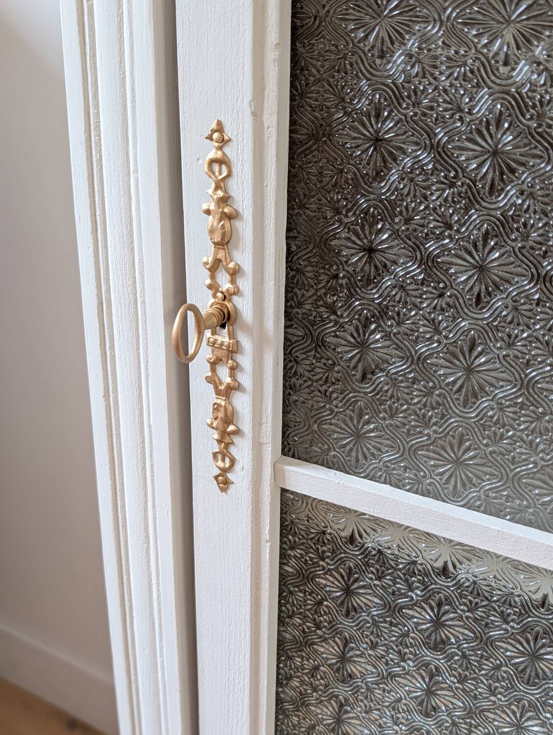 Renovated glass Parisian bonnet maker