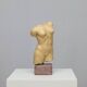 Torse féminin sculptural signé AC