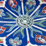 Decorative plate in glazed ceramic