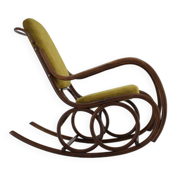 Rocking chair restaurée par Ton, Tchécoslovaquie années 1960