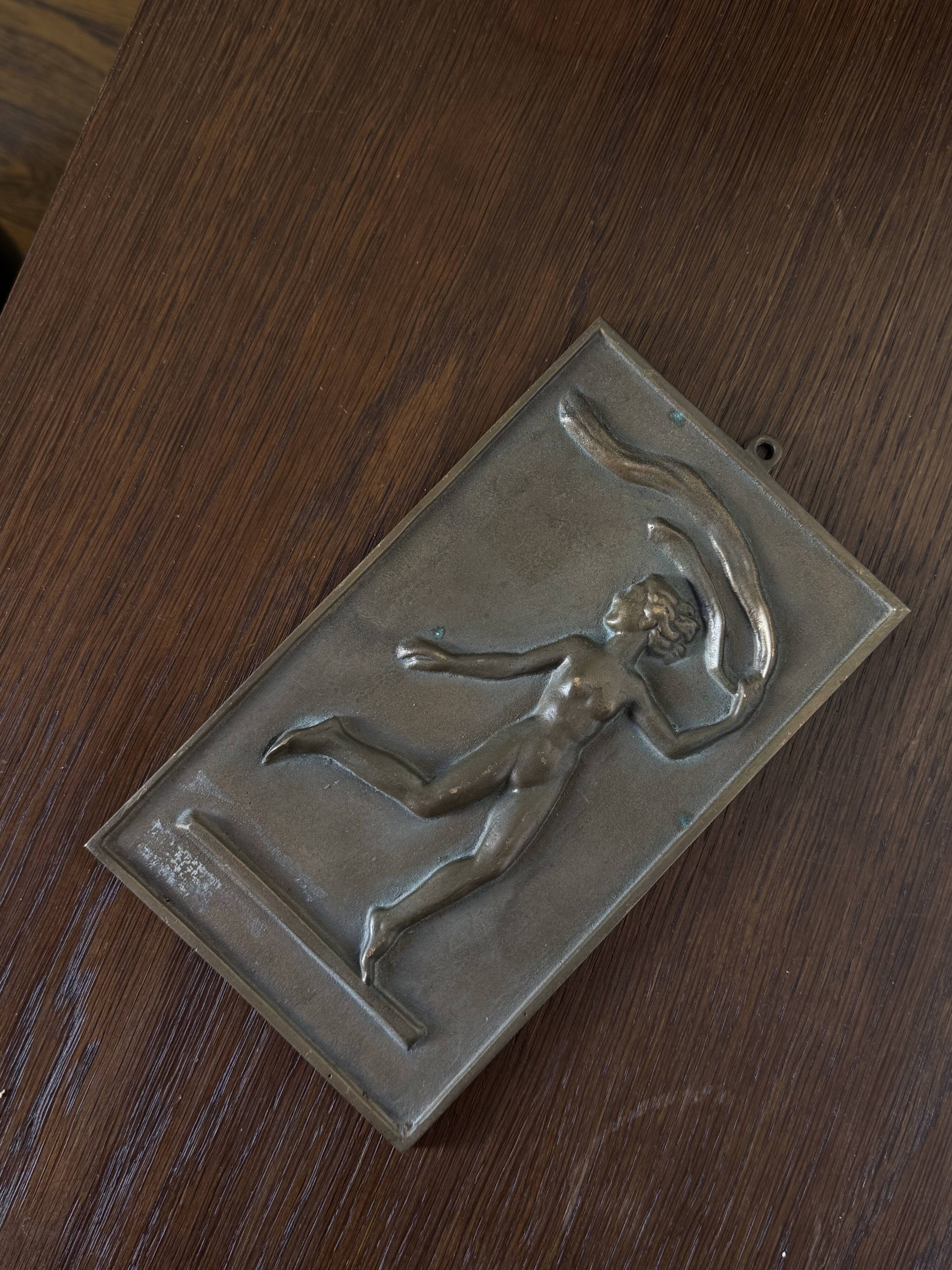 Bas-relief en bronze de David Jahrl