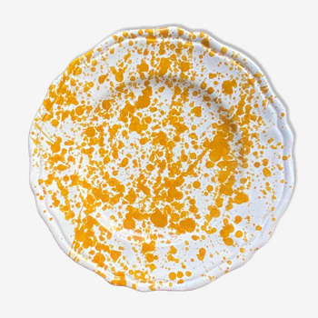 Yellow dot plates