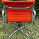 Vintage charles & ray eames design armchair for herman miller 1950 1960