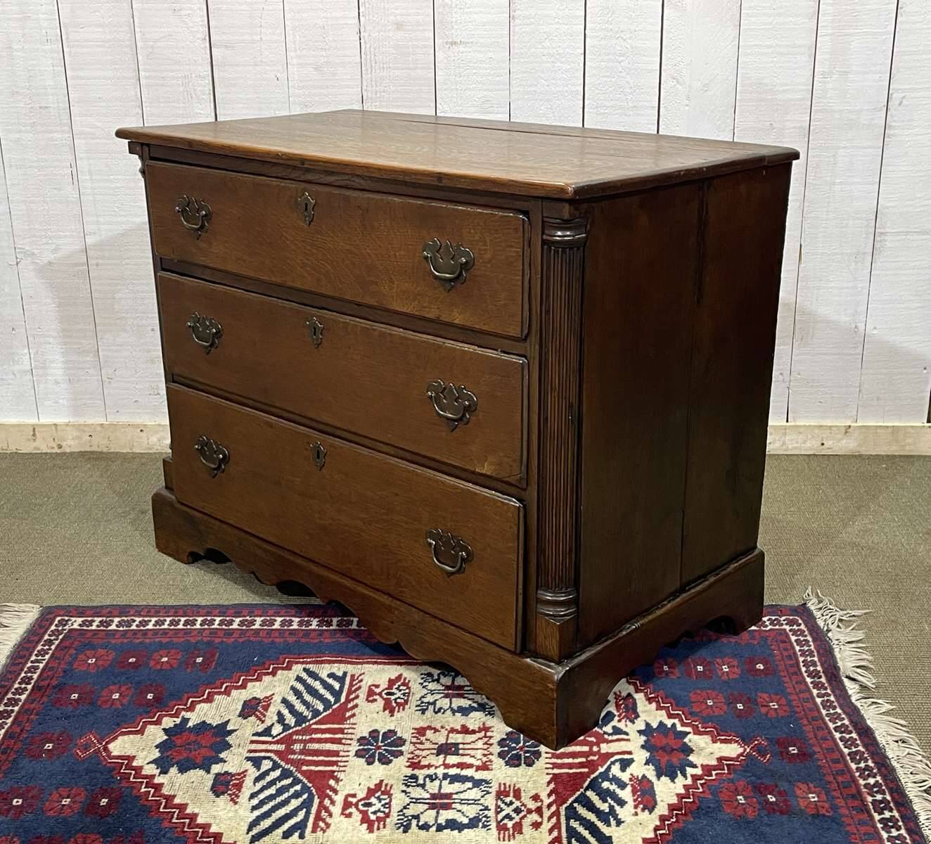 Late 19th century English oak chest of drawers