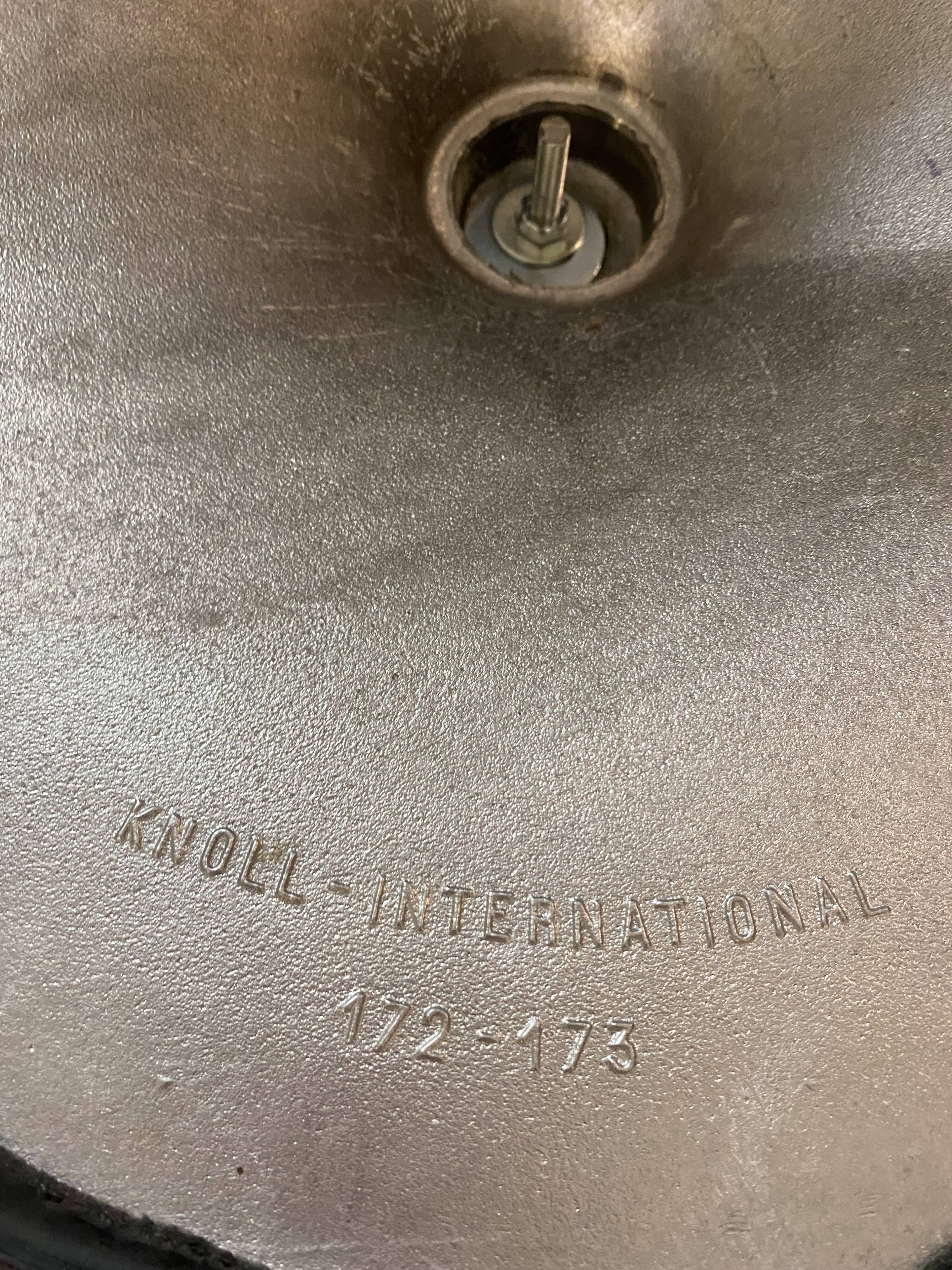 KNOLL round TULIP table in marble by Eero Saarinen