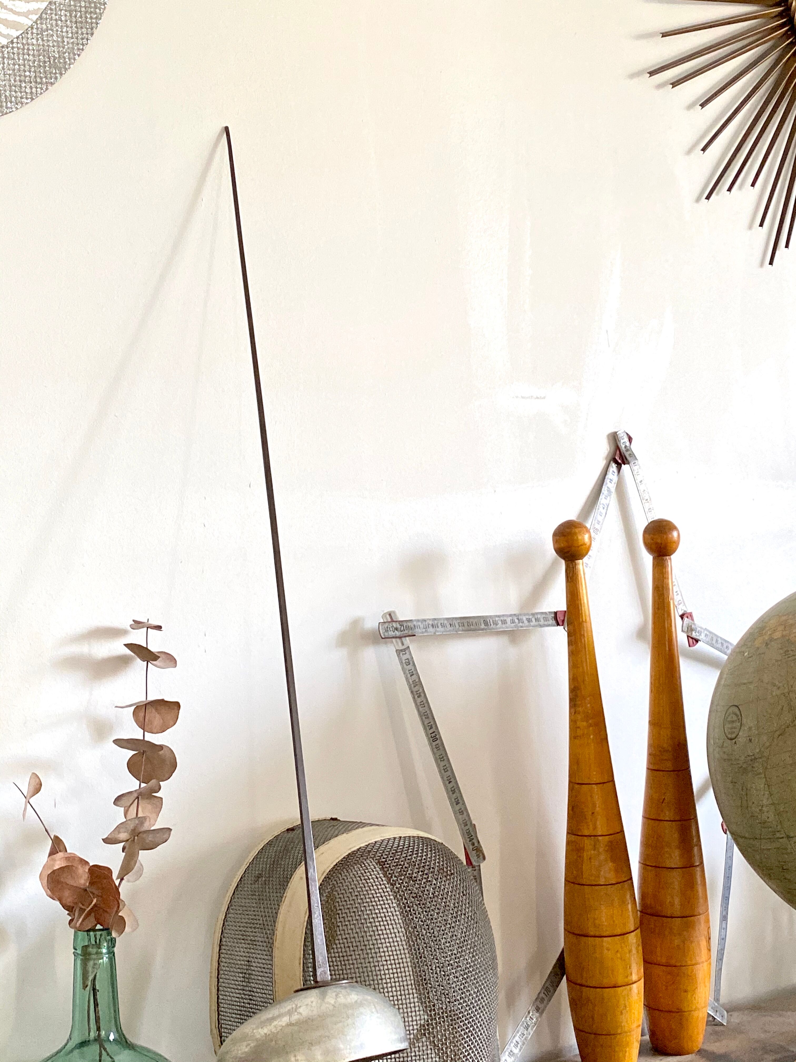 Old fencing mask set and its foil