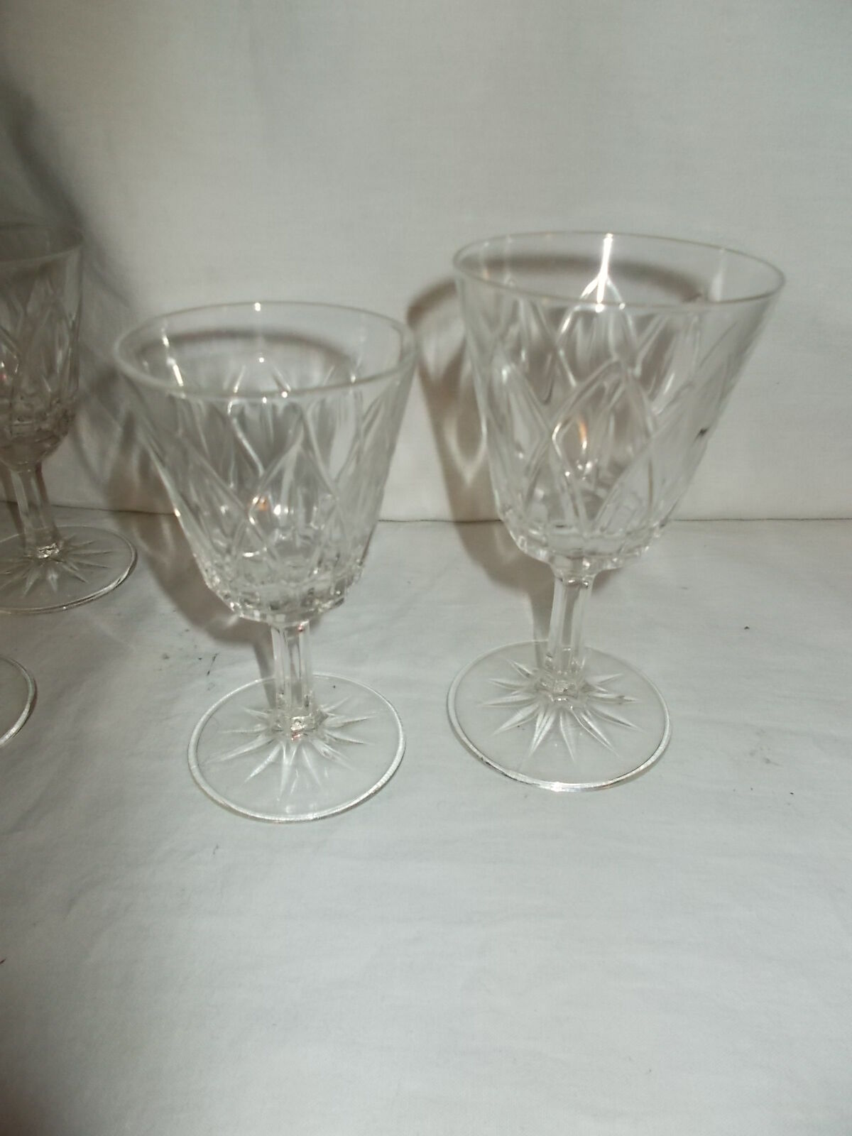 Lot 7 wine glasses and 2 standing water glasses