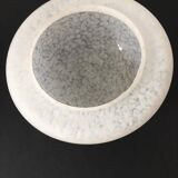 Globe en verre de Clichy blanc de forme semi-circulaire