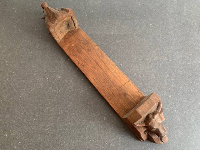 Socle mural en bois sculpté pour statue du 19e siècle