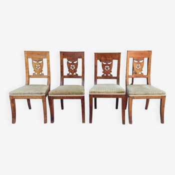 Série de 4 chaises anciennes en bois décor ajouré