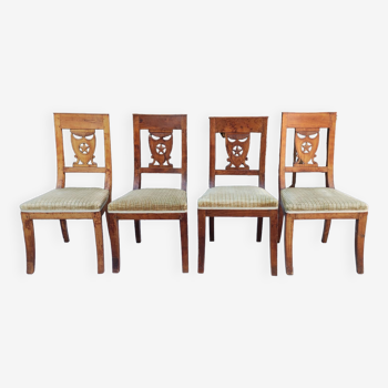 Series of 4 antique wooden chairs openwork décor