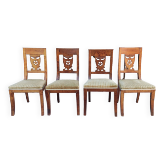 Series of 4 antique wooden chairs openwork décor