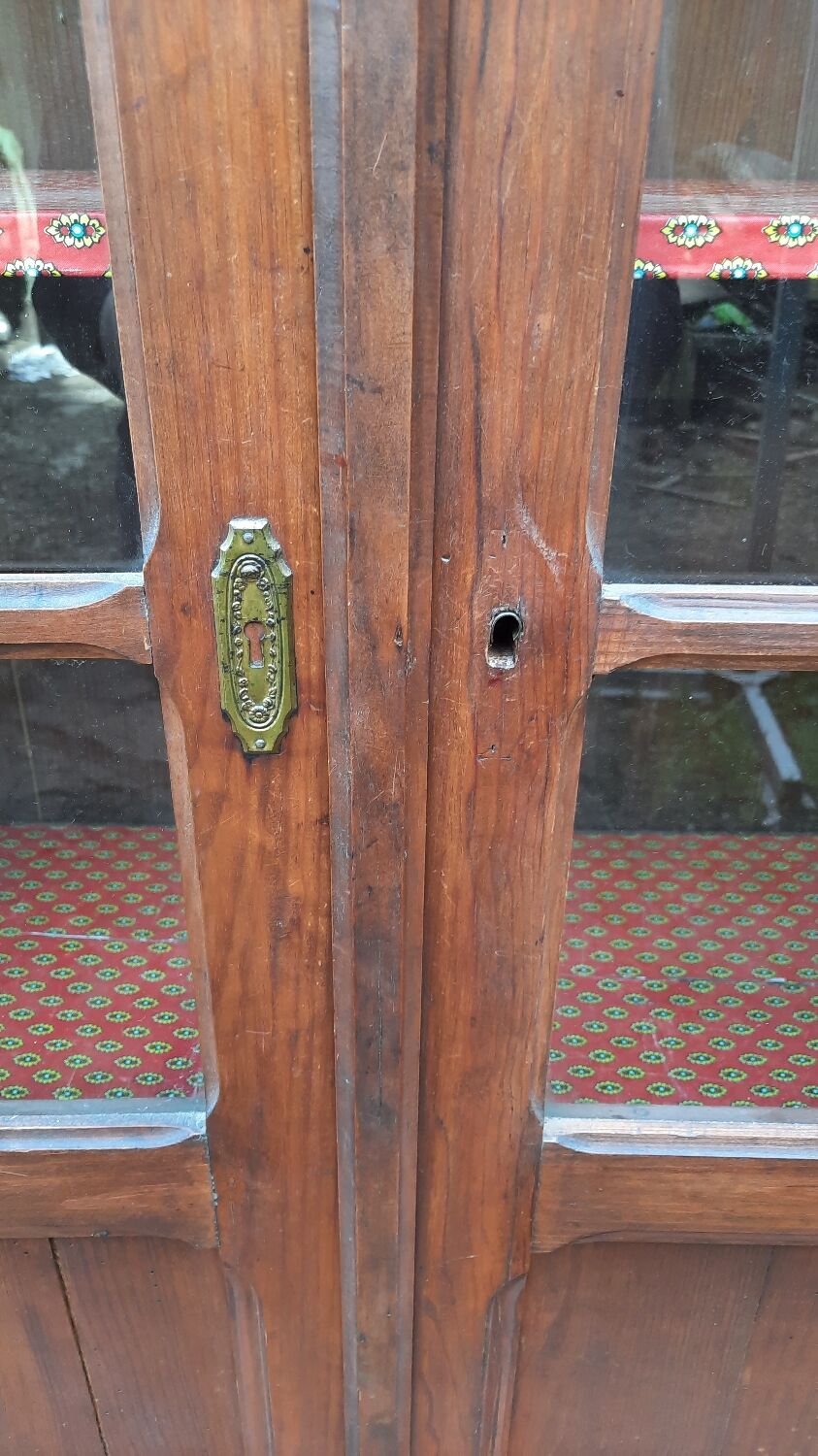 Art Deco style showcase