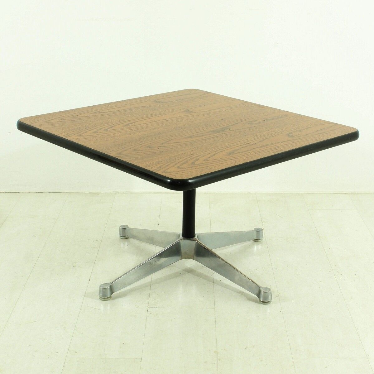 4 star coffee table by Charles and Ray Eames for Vitra