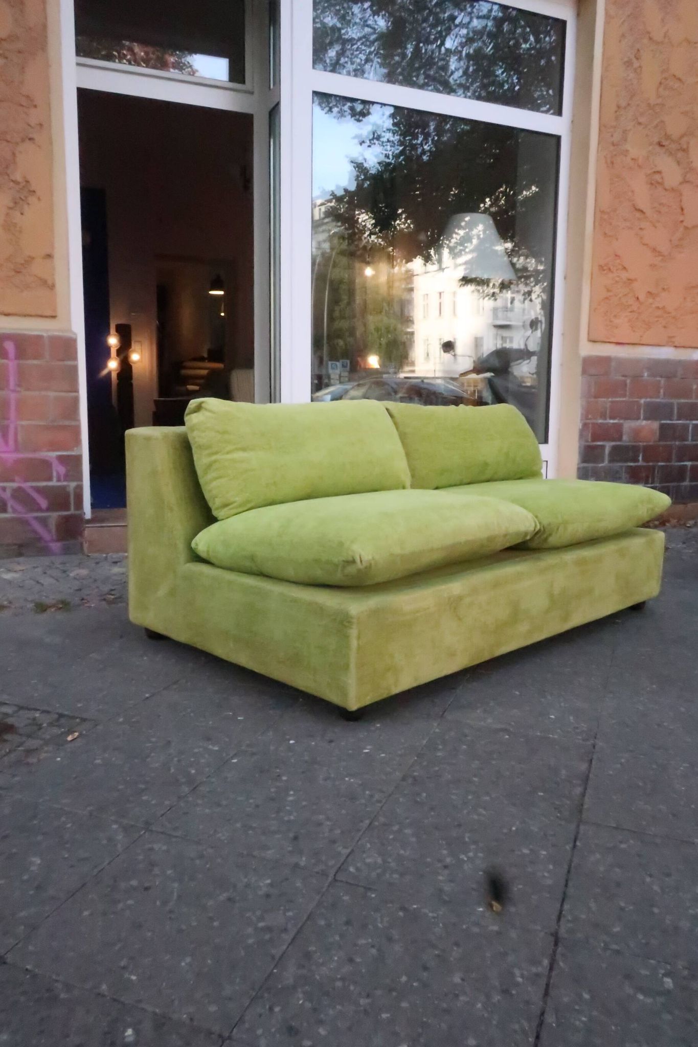 Superb vintage 70s two-seater retro space age sofa