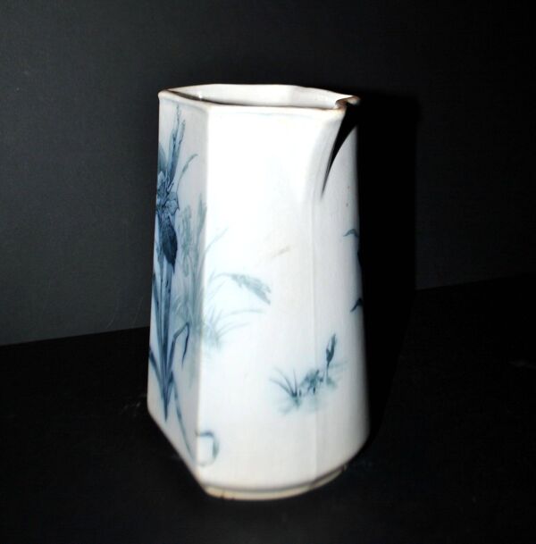 Pichet broc art nouveau ancien fleur iris en faïence Villeroy Boch Wallerfangen