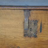 Bench chest oak end XIX