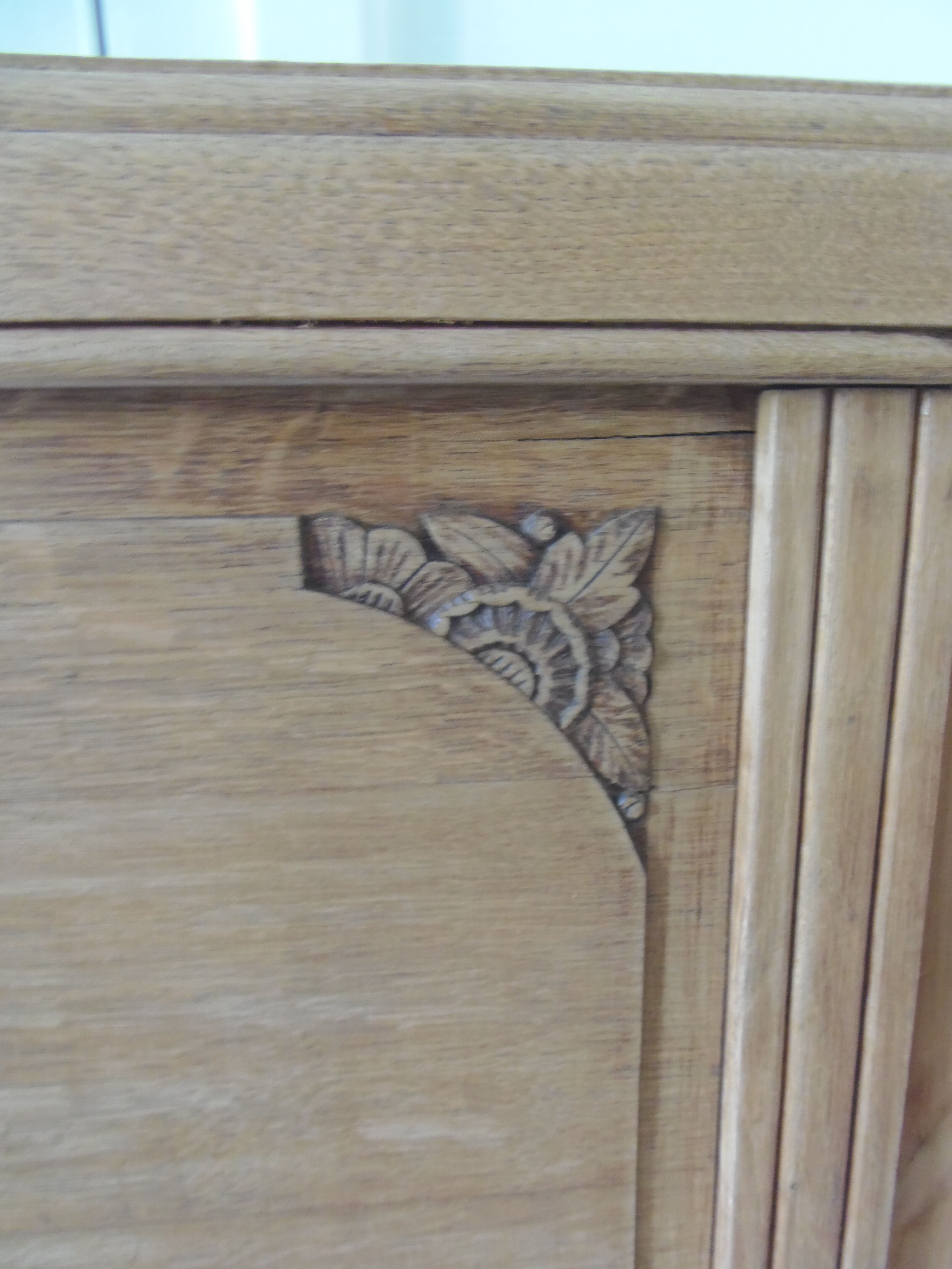 Art Deco headboard for a 160 cm bed in raw wood