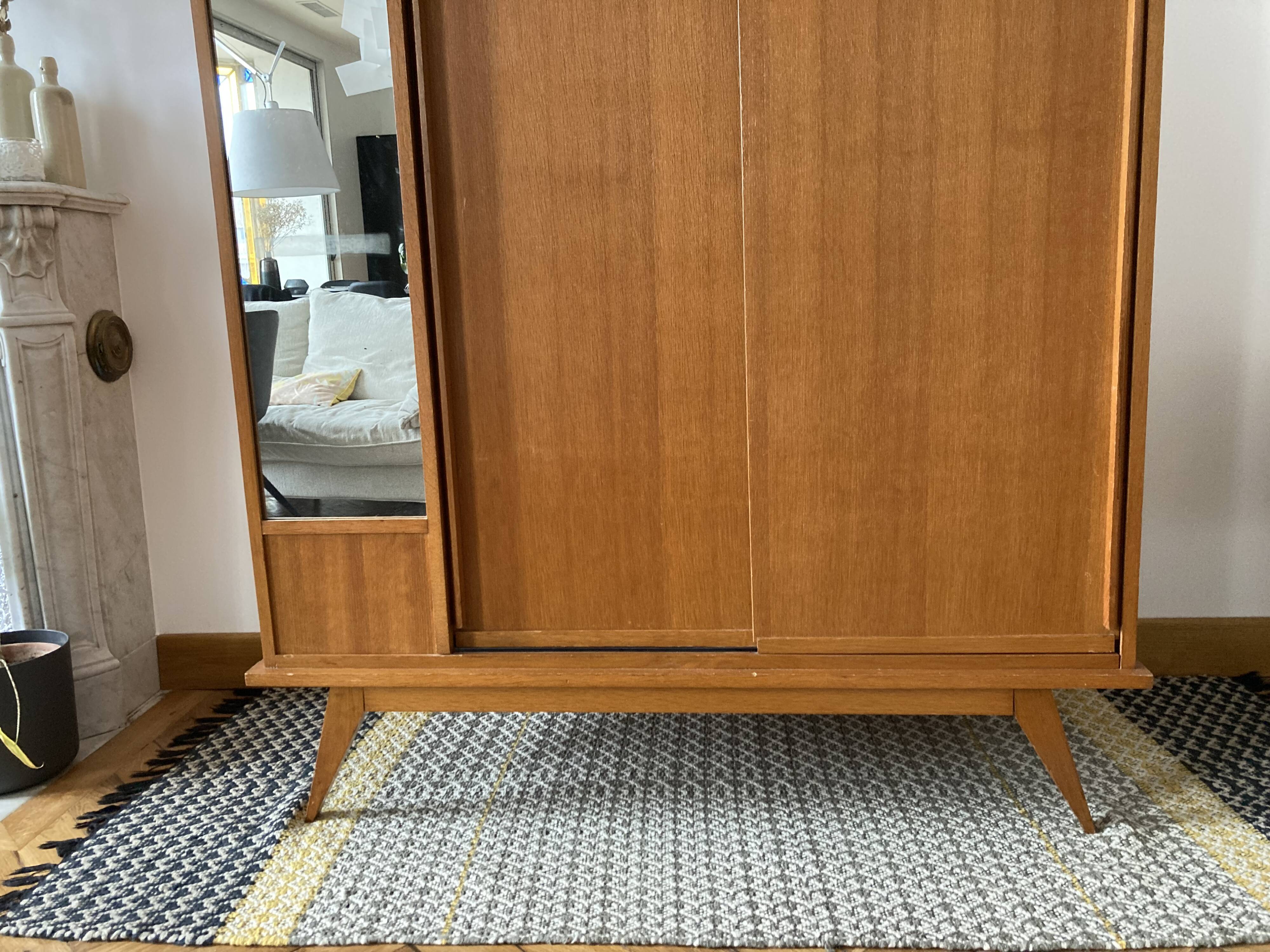 Wardrobe feet compass sliding doors