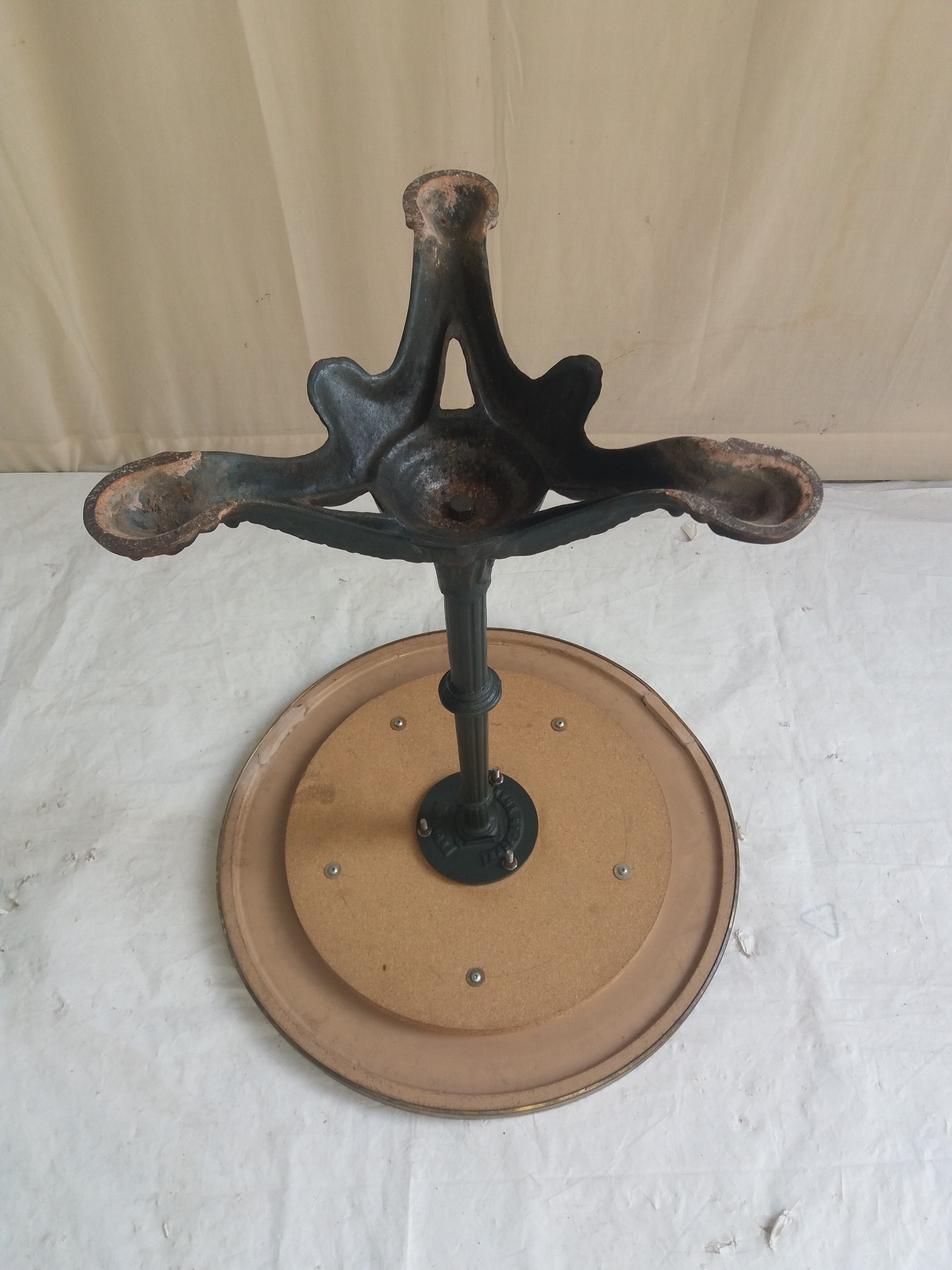 Bistrot's former gueridon