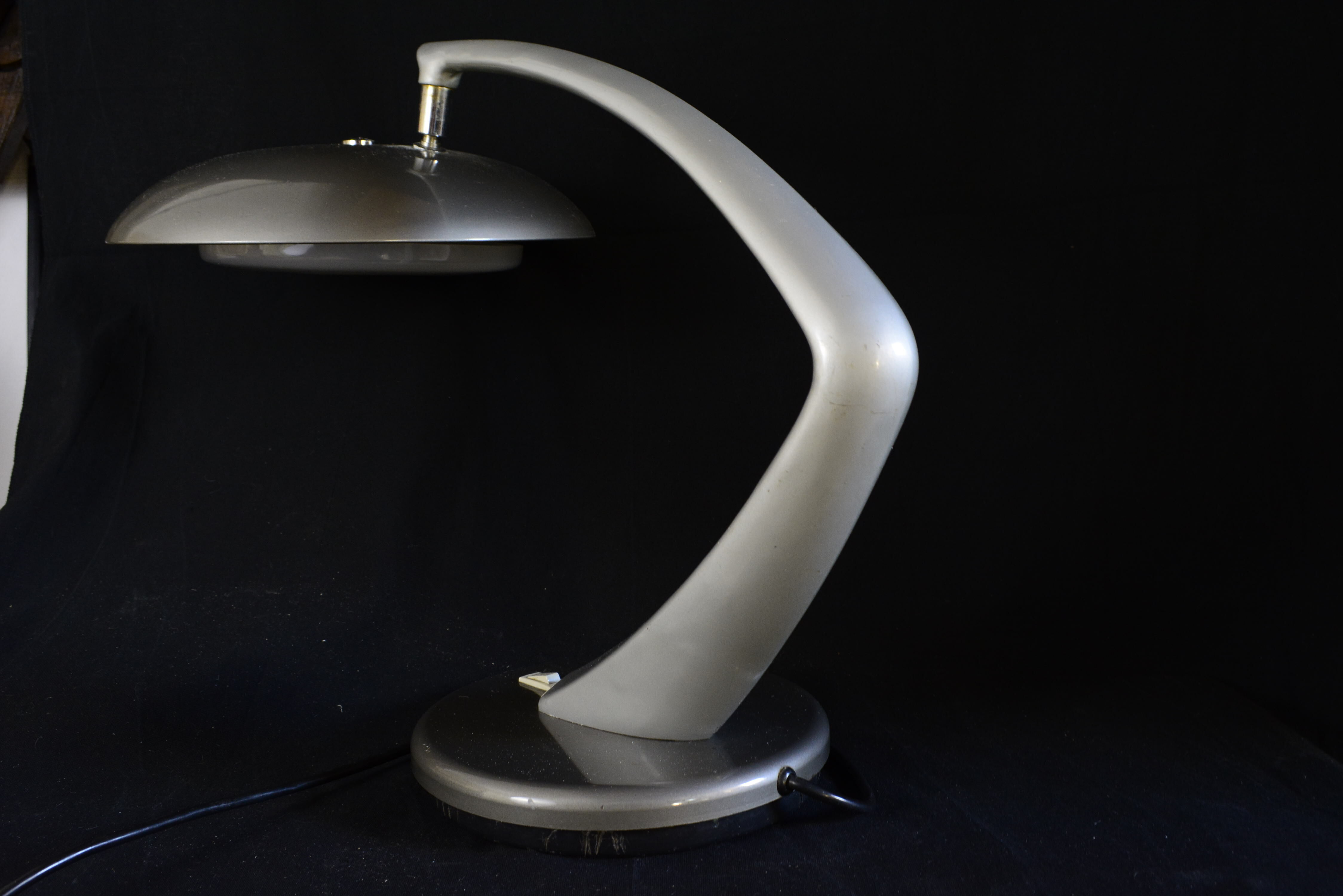 Phase-Boomrang V.1 space-age lamp