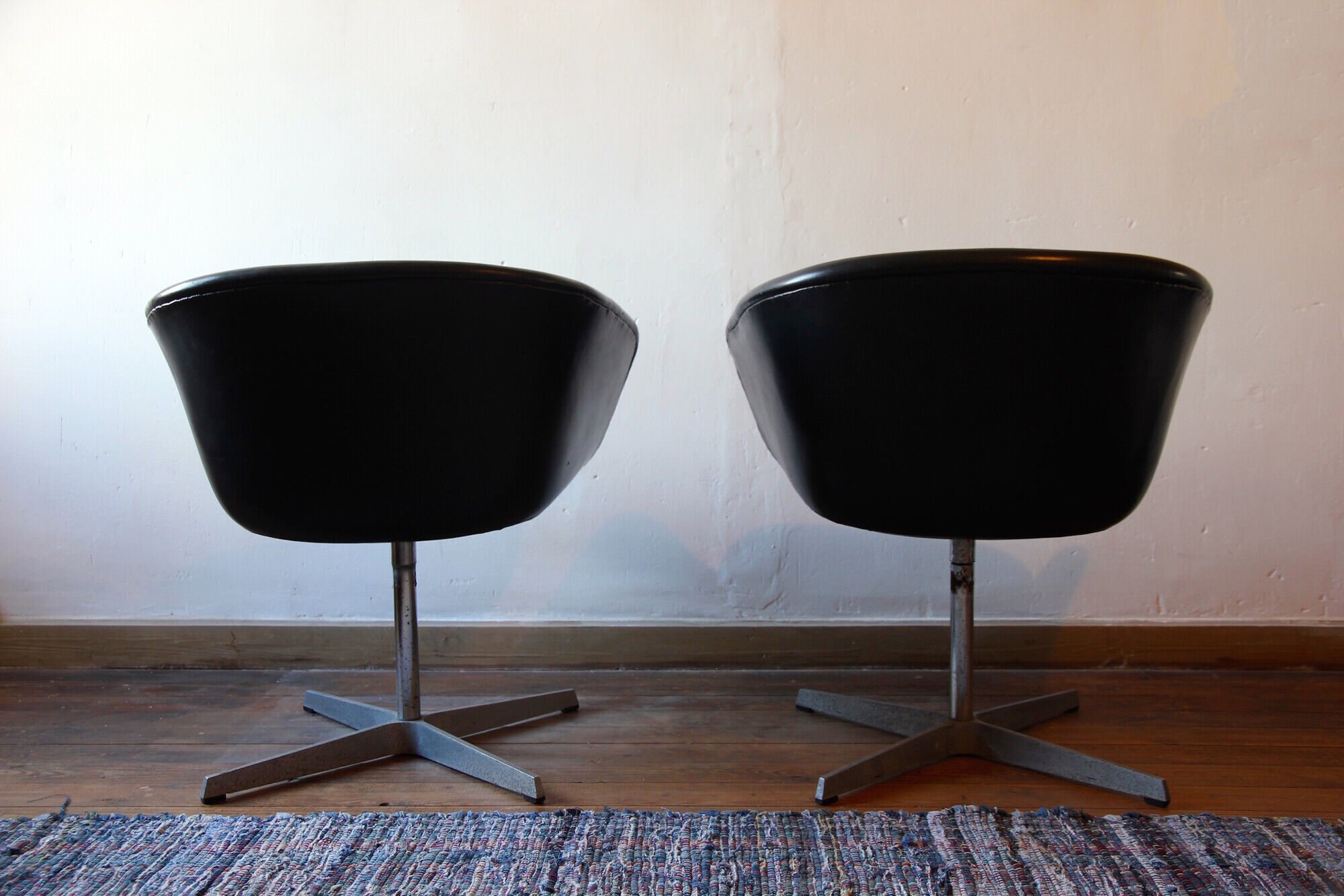 Pair of Pierre Paulin leather armchairs for Artifort 60s