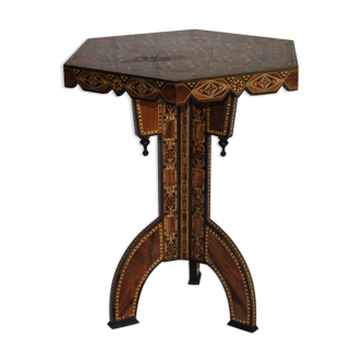 Oriental marquetry side table of the 1970s