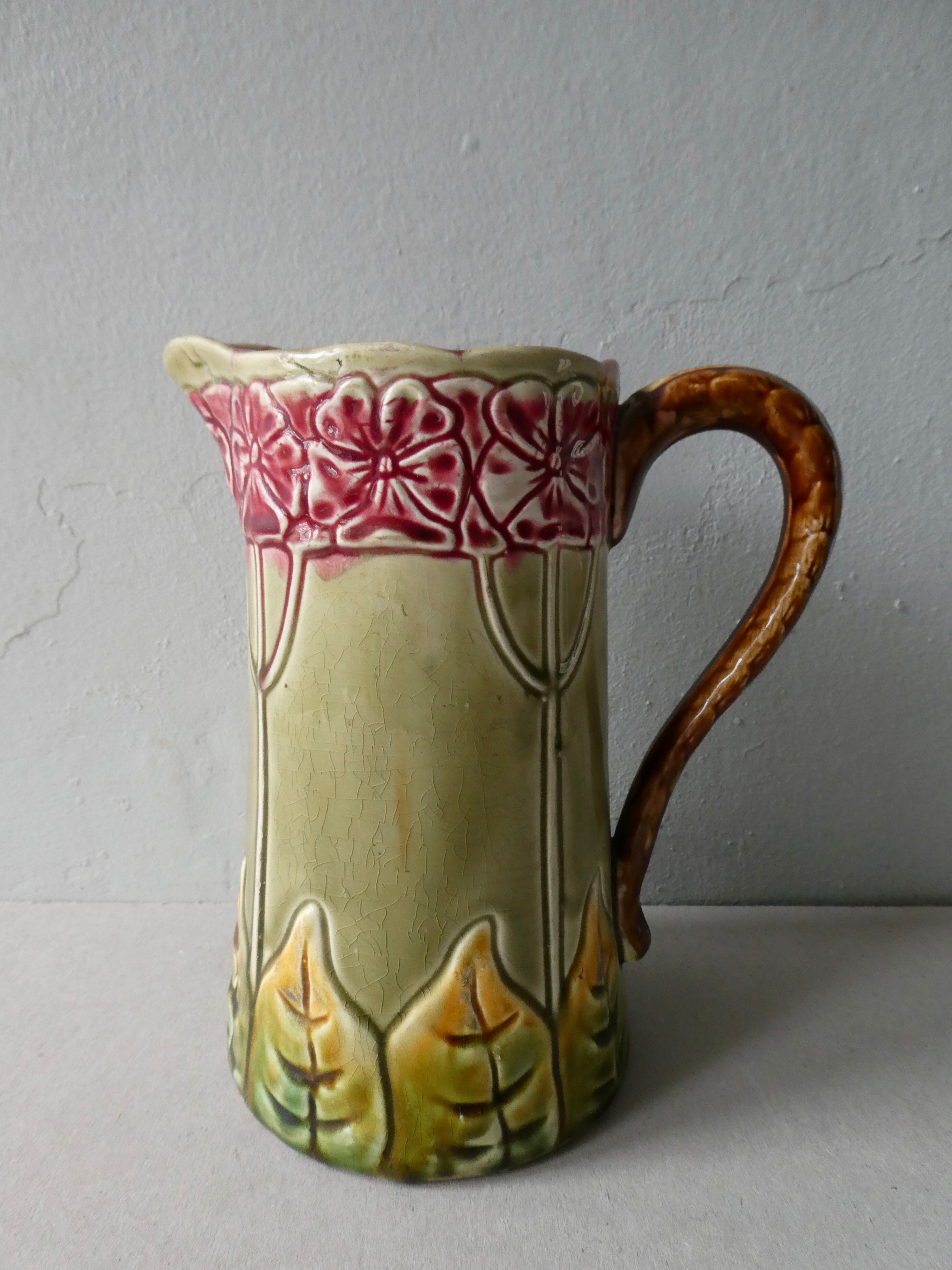 Pitcher in dabbling, Orchies France, 1920s