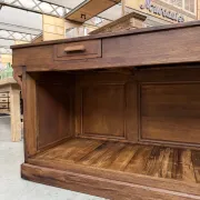 Oak counter from the early 20th century.