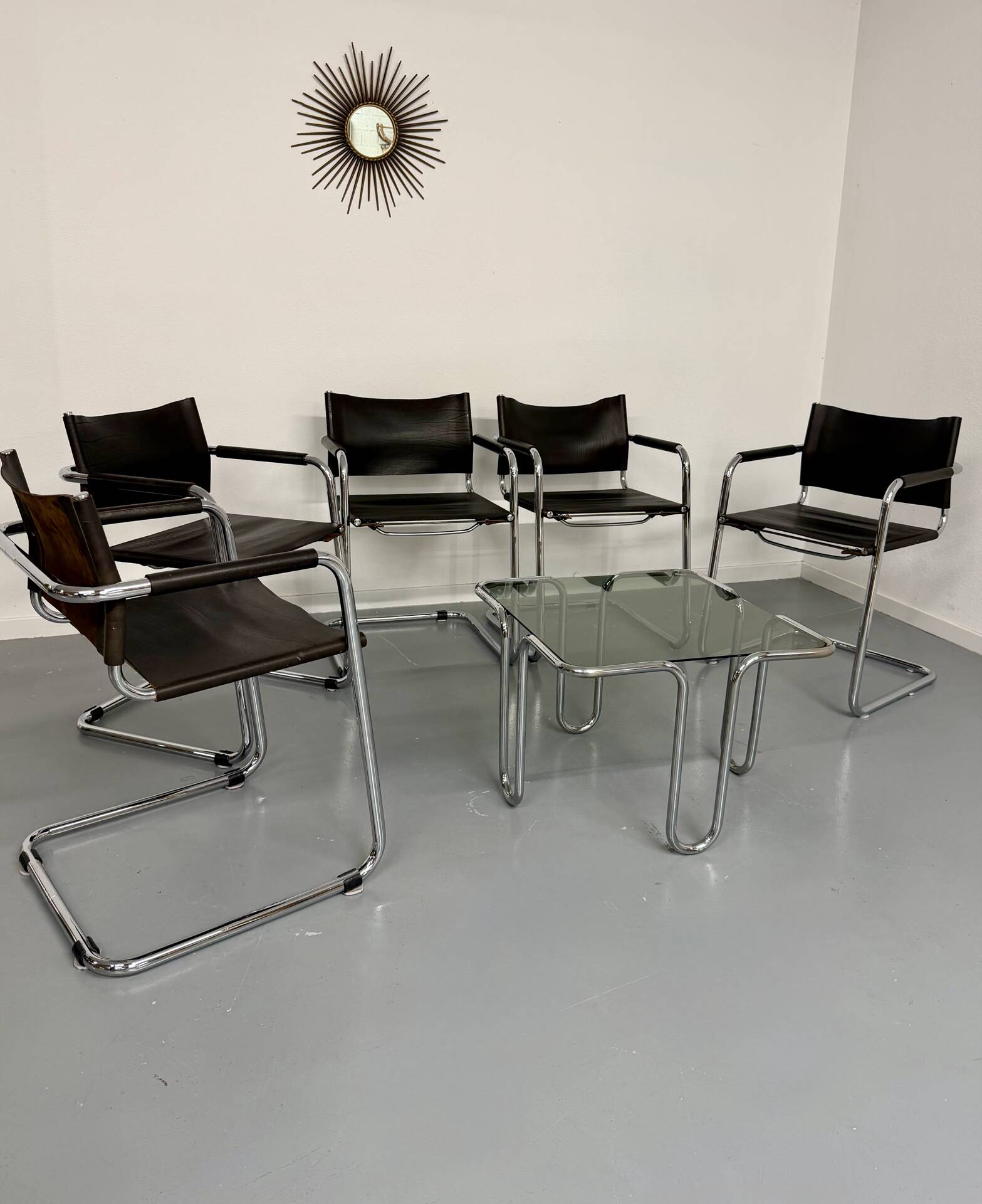 Lot of 5 tubular metal leather chairs, Bauhaus design, vintage 1970s.
