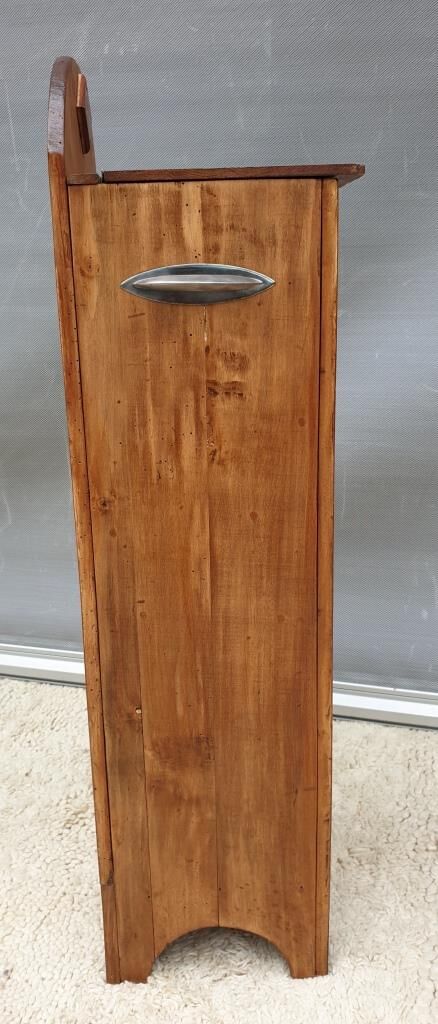Vintage bread hutch 1940 diamonds