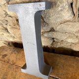 Letter metal I