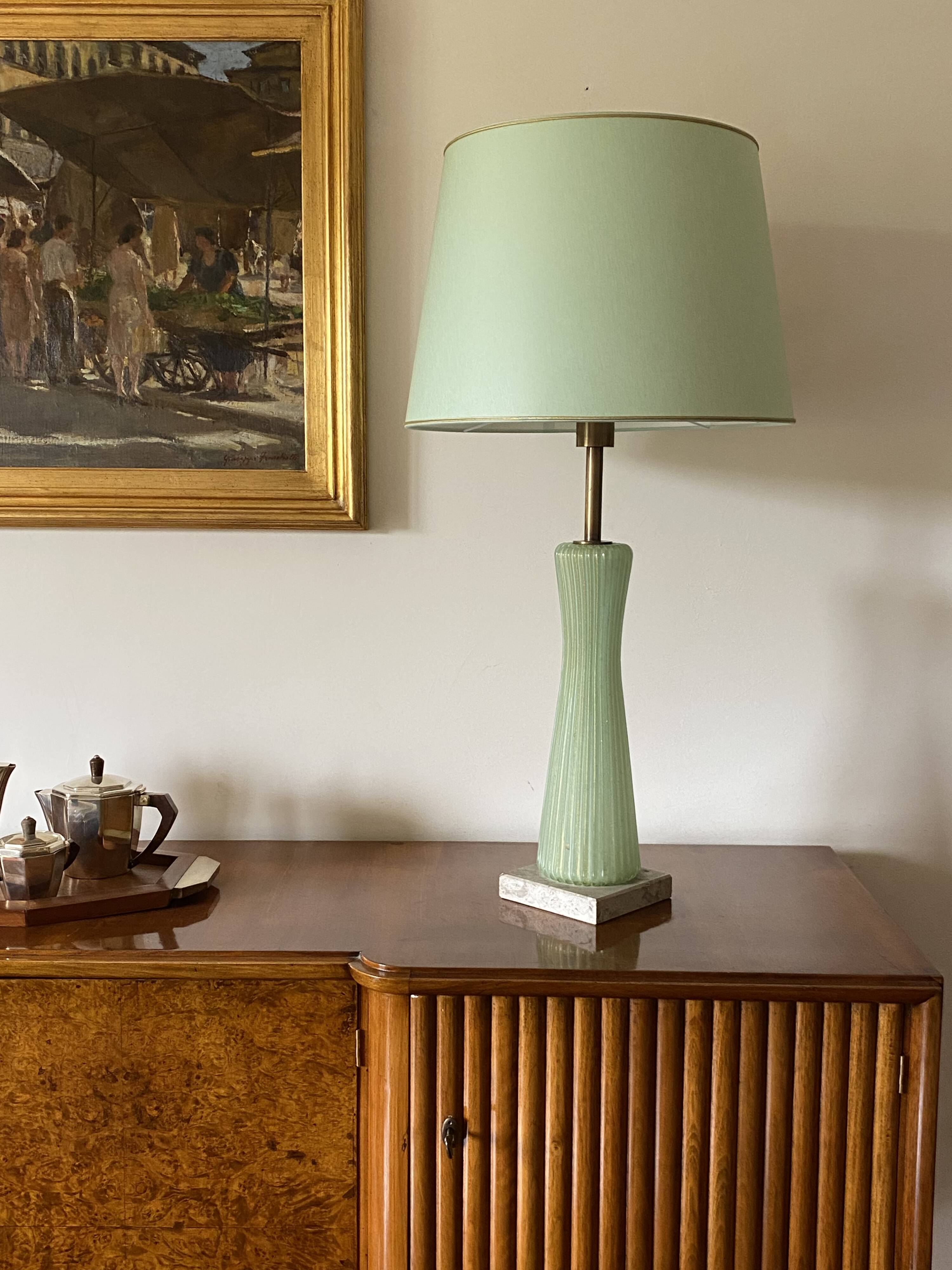 Mid-century modern green Murano glass Table lamp, Barovier & Toso style  Italy, 1940s